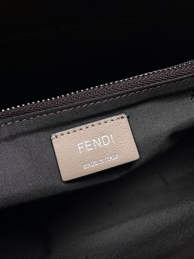 フェンディバッグ角部分ディテール